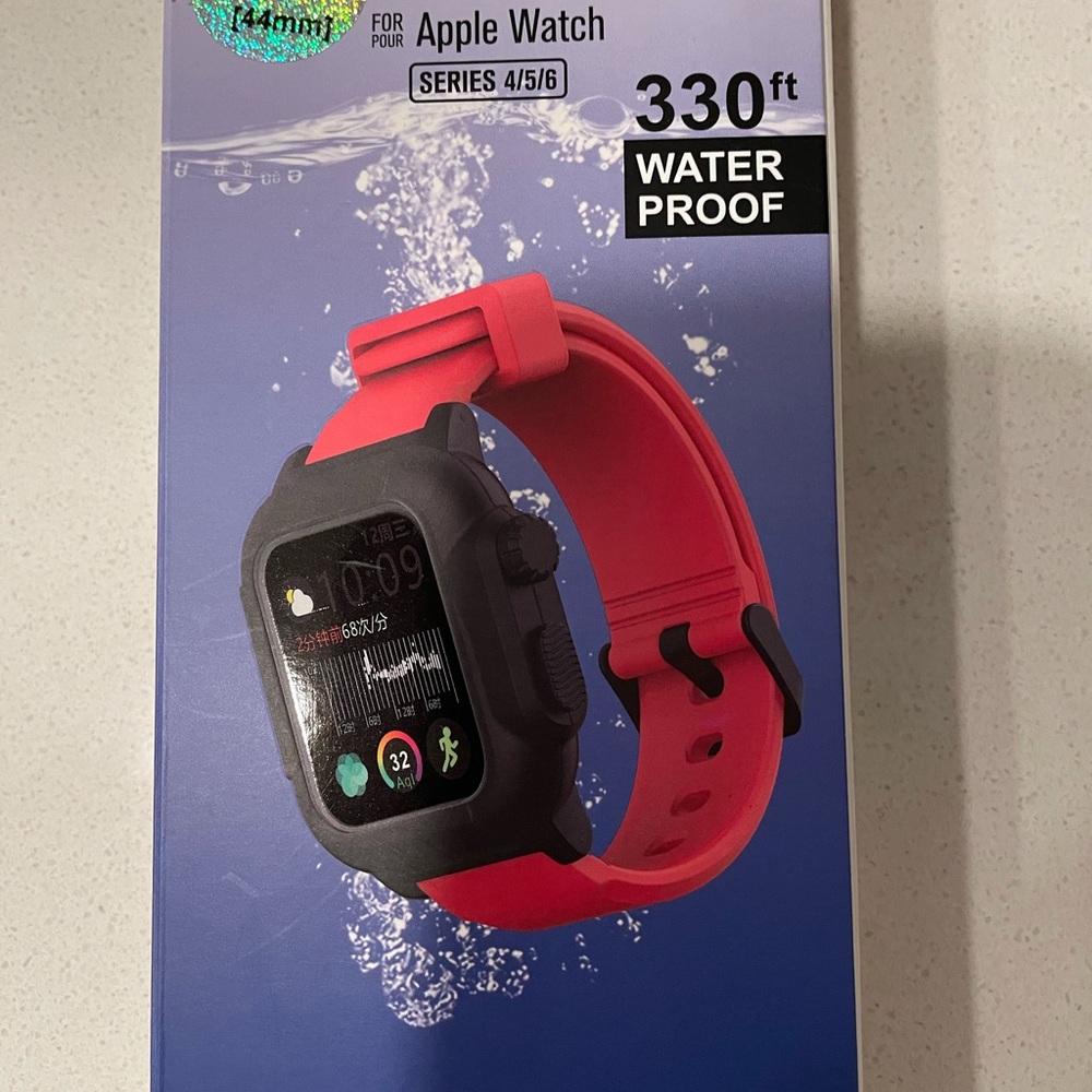 APPLE-WATCH 44MM 330ft DIVERS CASE NWT